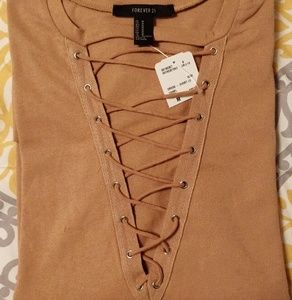 SOLD 🚨 Forever 21 pink dress criss cross front